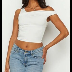She's Sleek White Off Shoulder Asymmetric Top